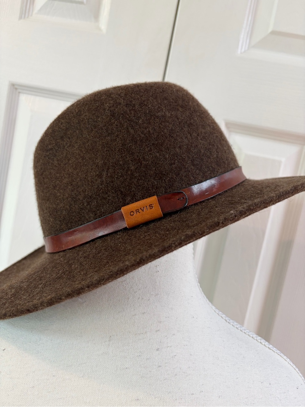 Orvis Brown Wool Hat with Leather Band Size Large (7 1/4-7 3/8)